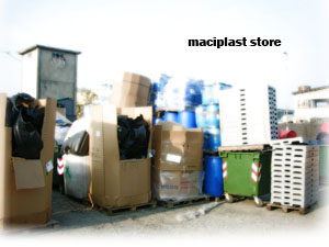 magazzino-materiale-plastico